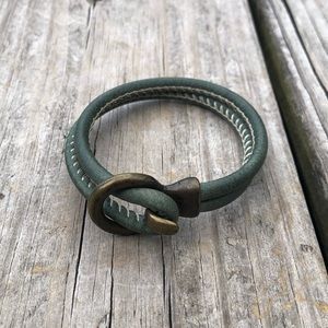 Canoe Look Circle Hook Bracelet